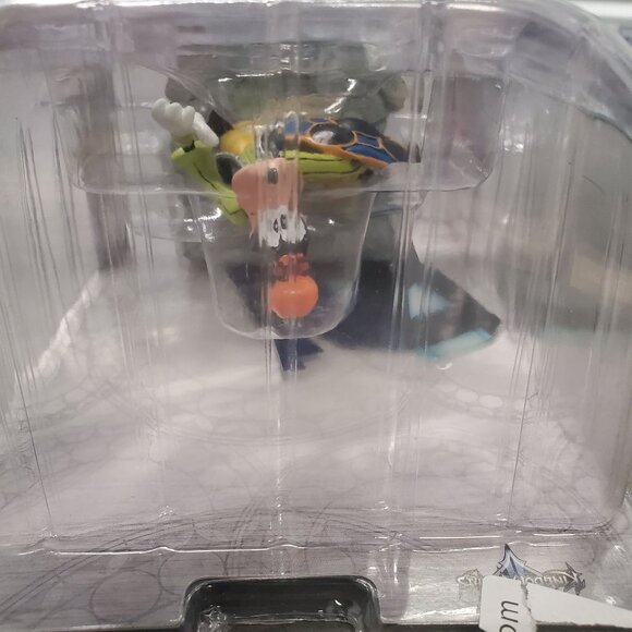 Kingdom Hearts Goofy Resin Figure Disney Interactive Monogram Collectible - Picture 7 of 10